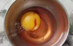 ever cracked an egg with a red egg white heres what it means and how to spot unsafe eggs