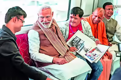 country knows you are naked why strip pm on cong protest