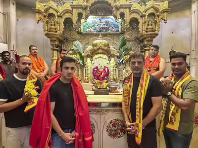 gautam gambhir at siddhivinayak temple