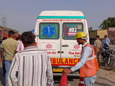 5 women 3 kids dead as pickup truck carrying devotees rams into trailer in kaushambi