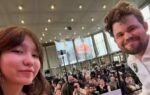 alua nurman took a selfie with magnus carlsen photo from chessbaseindia