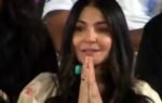 anushka praying