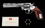nato leaders discussed security in turkiye got revolvers as return gift