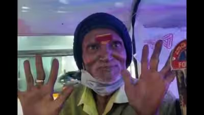 bengaluru auto drivers daily ritual for his late wife is a quiet portrait of love and loss