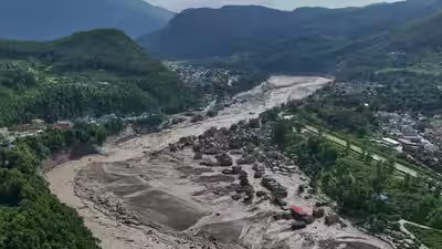 flash floods in nepal have triggered alerts in uttar pradesh and bihar