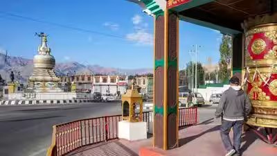 ladakhi representatives sought a legislative assembly for ladakh headed by a chief minister