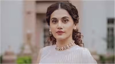 1788416439 deepika