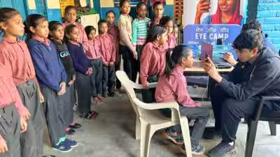 at 17 siddhartha manaktala developed eyespy the smartphone app can screen for 7 eye diseases