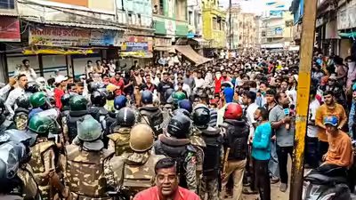 stone pelting in mps ujjain