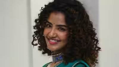 1792585239 anupama parameswaran