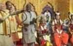 pm modi takes part in dussehra festival in delhi