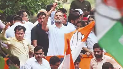 rahul gandhi during oppositions protest against cec