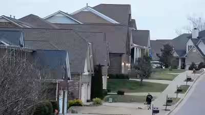 us homebuilder confidence hits 14 year low as costs soar